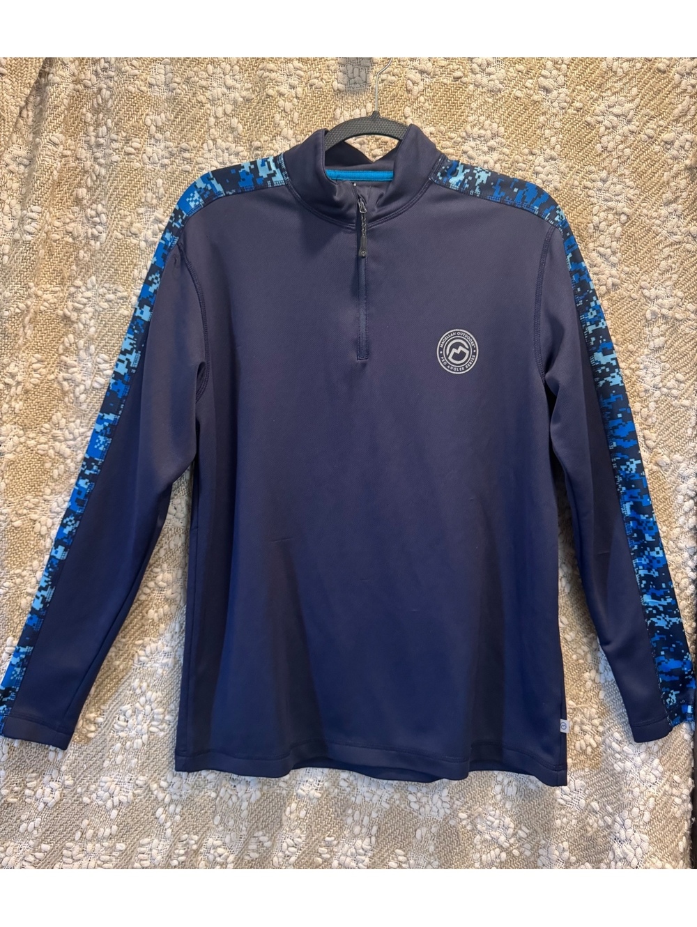 Magellan Outdoors sweatshirt , quarter-zip closure, size M